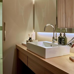Budget Without Window Room